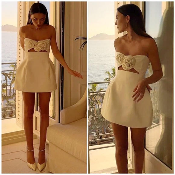 Magda Butrym Dresses & Skirts - Magda Butrym Floral Appliqué Wool Bustier Bridal Mini Dress Cream